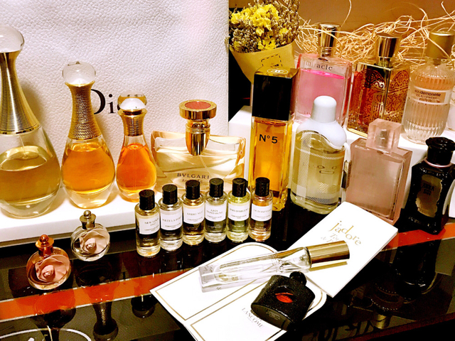 ZHPF-50Y укупорочная машина для парфюмерии