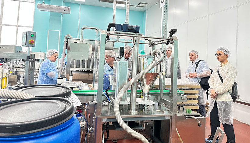 Жидкая начинка из бутылочной начинки и маркировка упаковочной линии