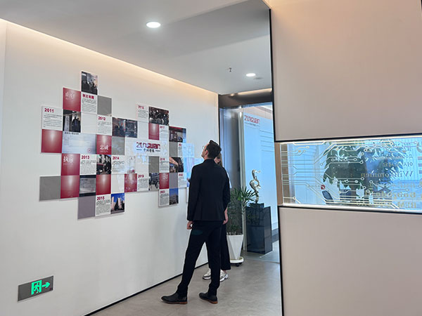 Производитель заполнения и герметичных машин